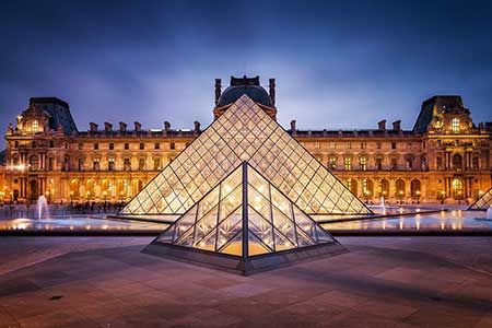 photo pyramide du Louvre